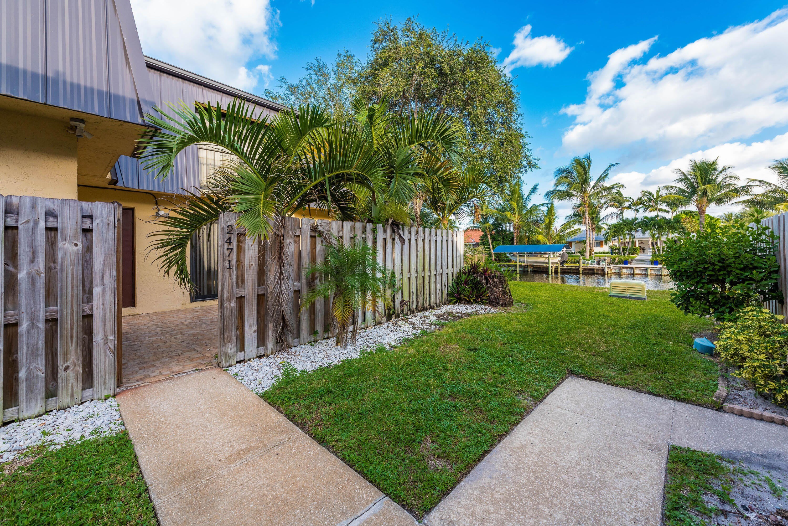 2471 Waterside Drive – photo 2