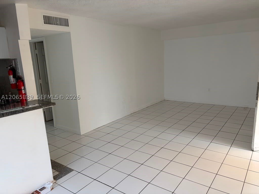 2138 SW 6th St – photo 2