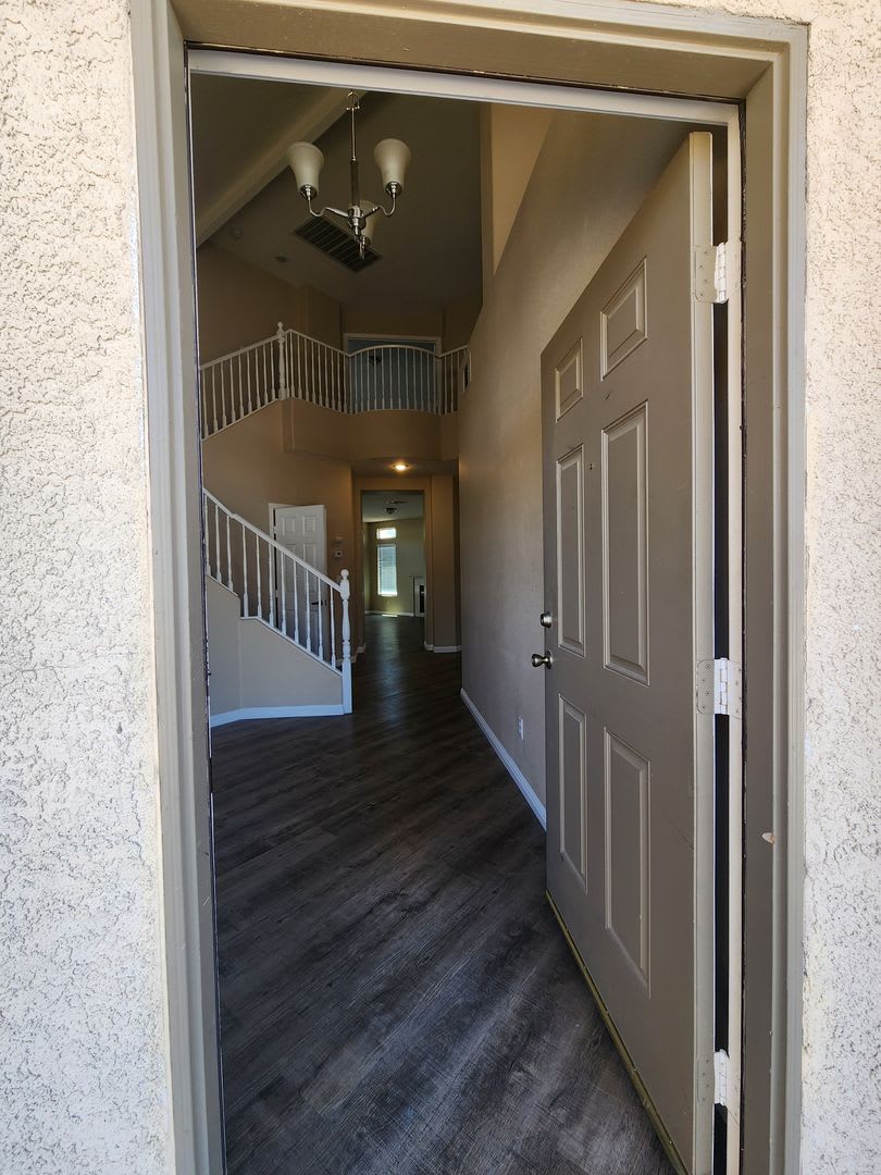 A Fabulous 5 Bedroom 2 Story Home, 1 bedrom downstairs, 3 Car Garage. – photo 3