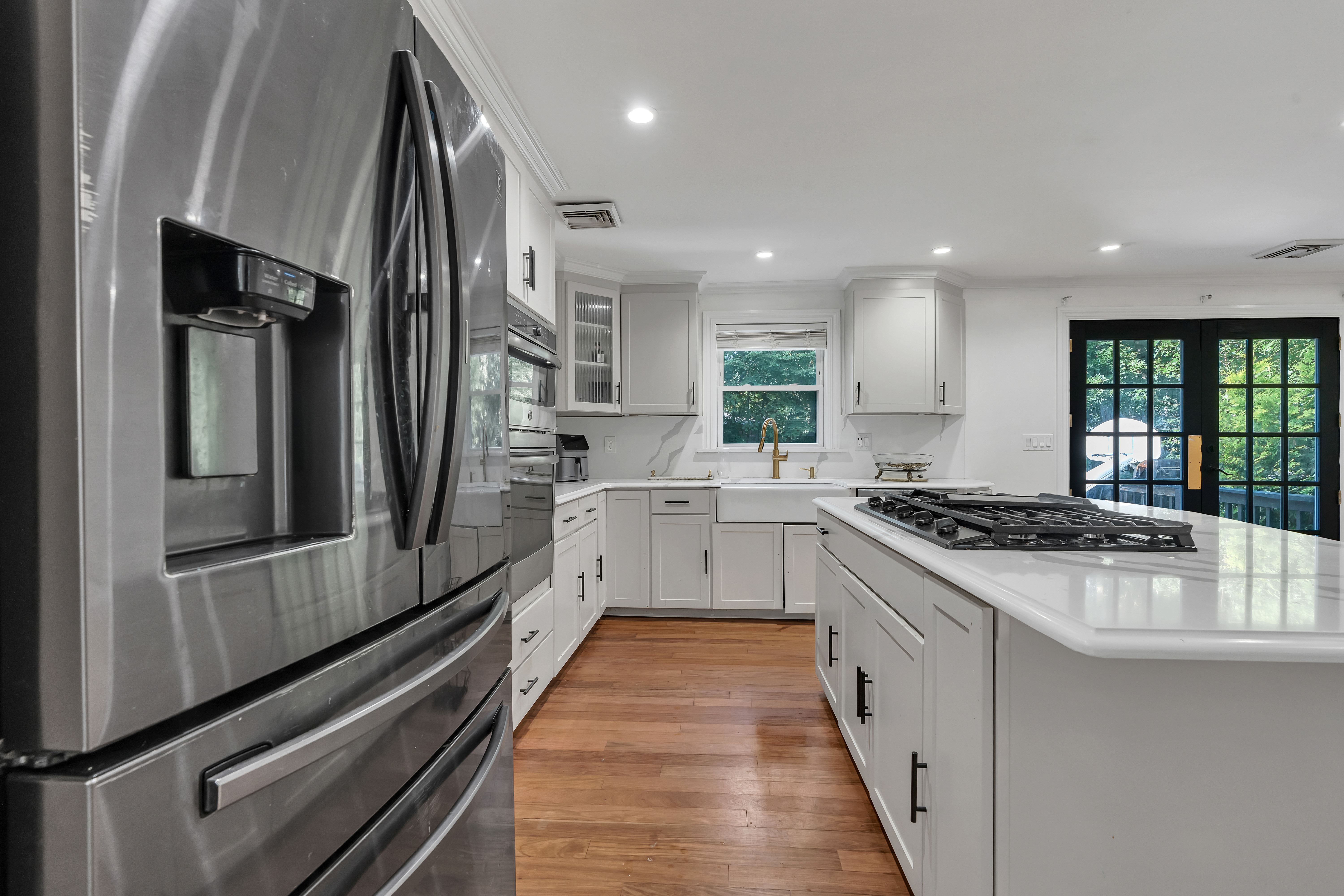 587 Central Ave – photo 3