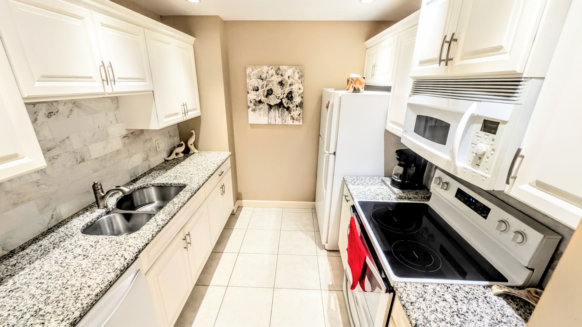 SHORT TERM TURNKEY FURNISHED DOWNTOWN AT THE RENAISSANCE – photo 2