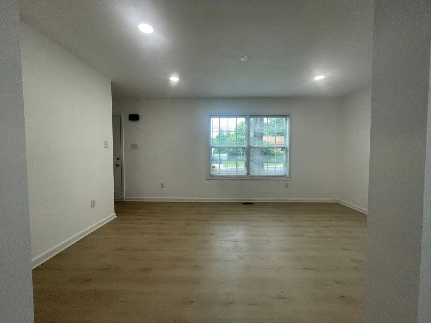 Newly Remodeled 3BR/1.5BA Duplex in Huntersville – photo 4