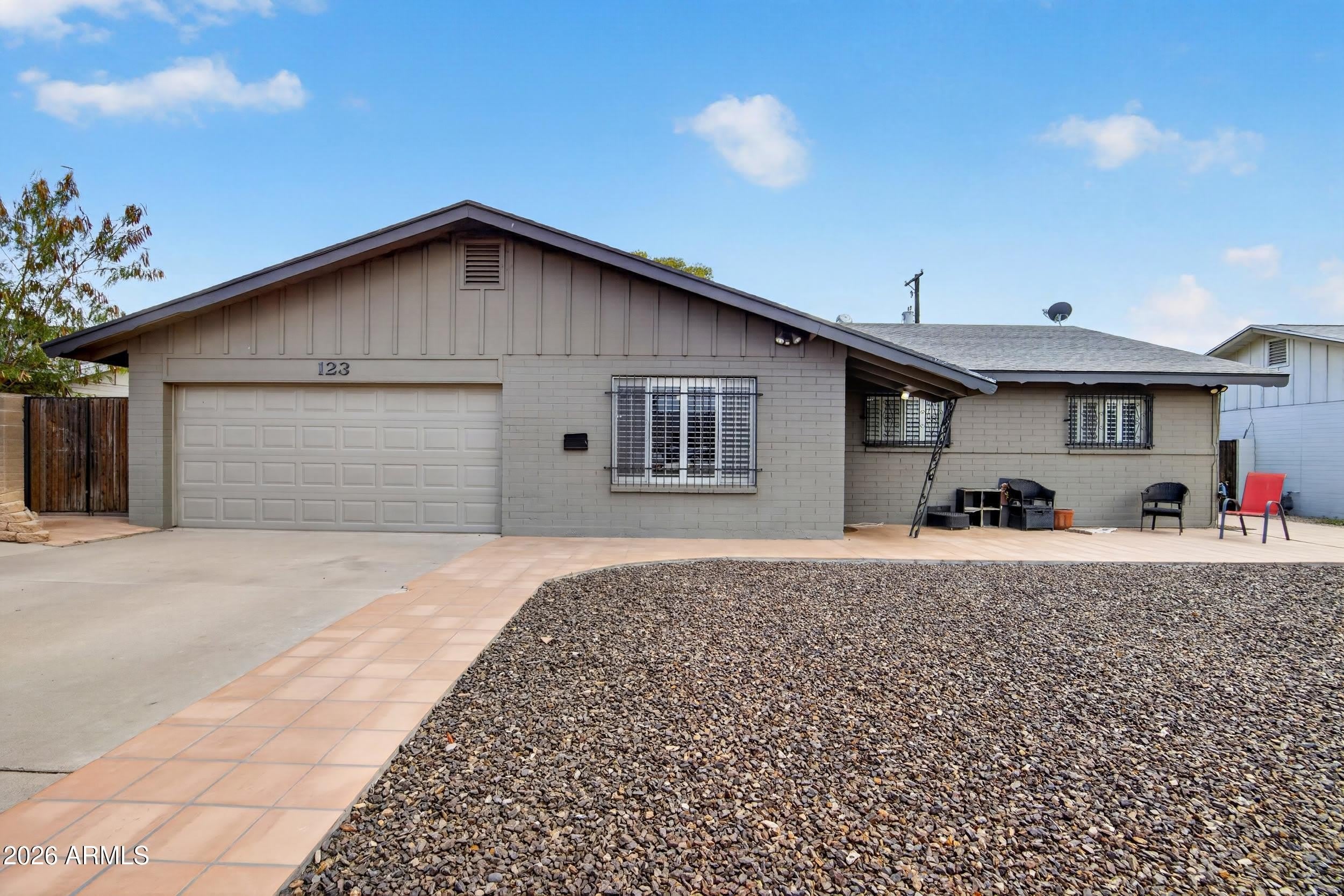 123 E ERIE Drive – photo 1
