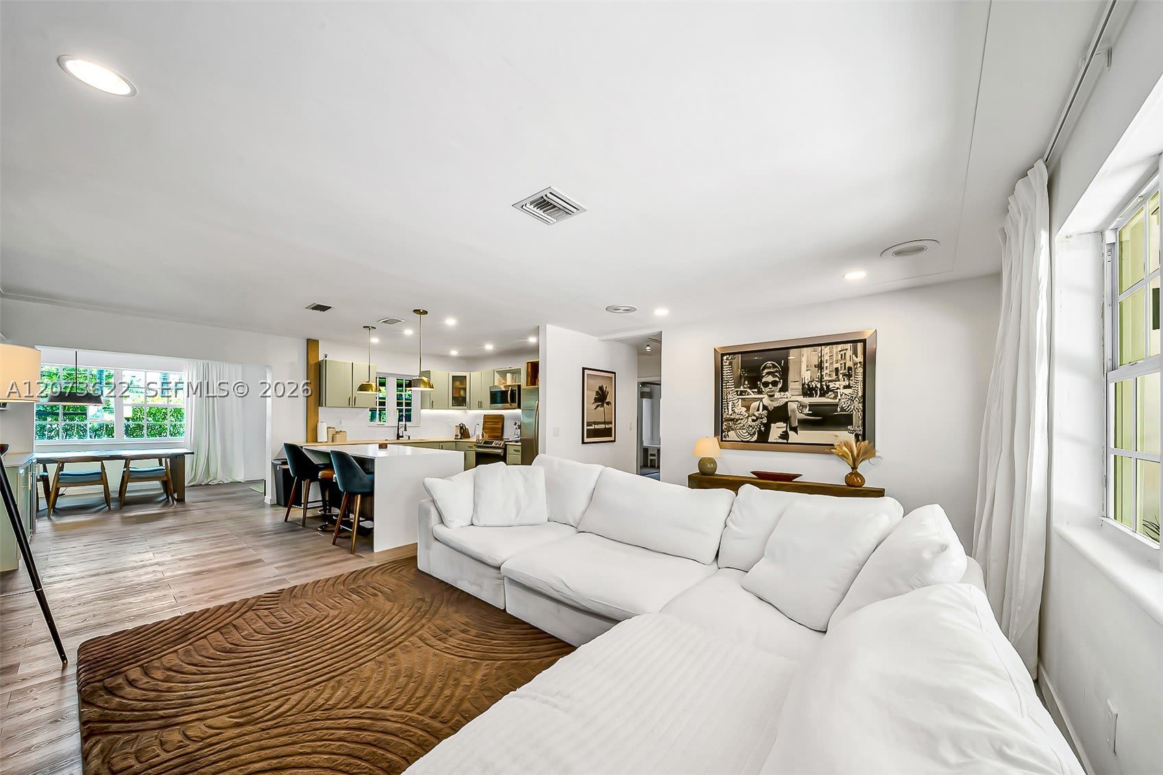 10627 NE 11th Ave – photo 2