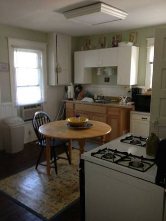 SHORT TERM, FURNISHED, 3 BEDROOM MONTHLY RENTAL – photo 4
