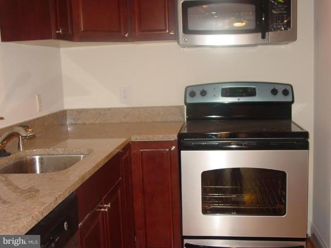 13 S Street NE – photo 5