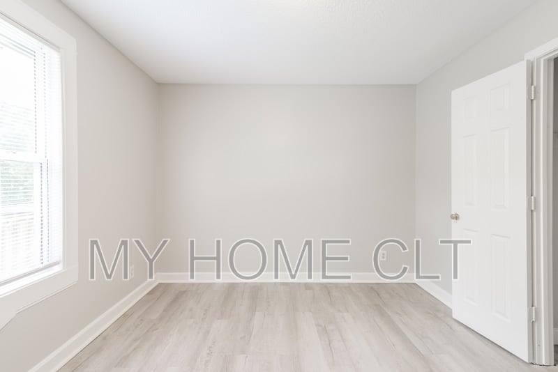 2517 Hemphill Street 2 – photo 2