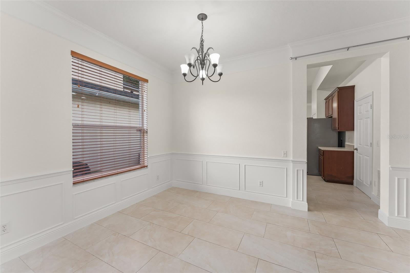 8838 ABBOTSBURY Drive – photo 5