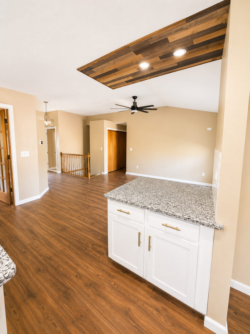 Beautiful 2 bedroom w/ den 2 bathroom home near Fairway Golf Course – photo 4