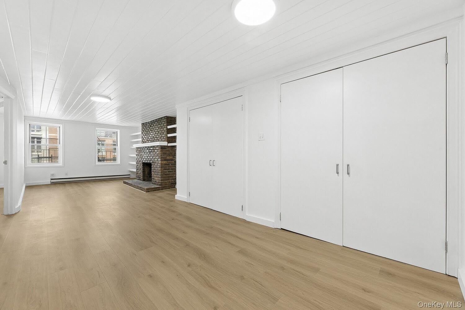 282 Hudson Street – photo 1