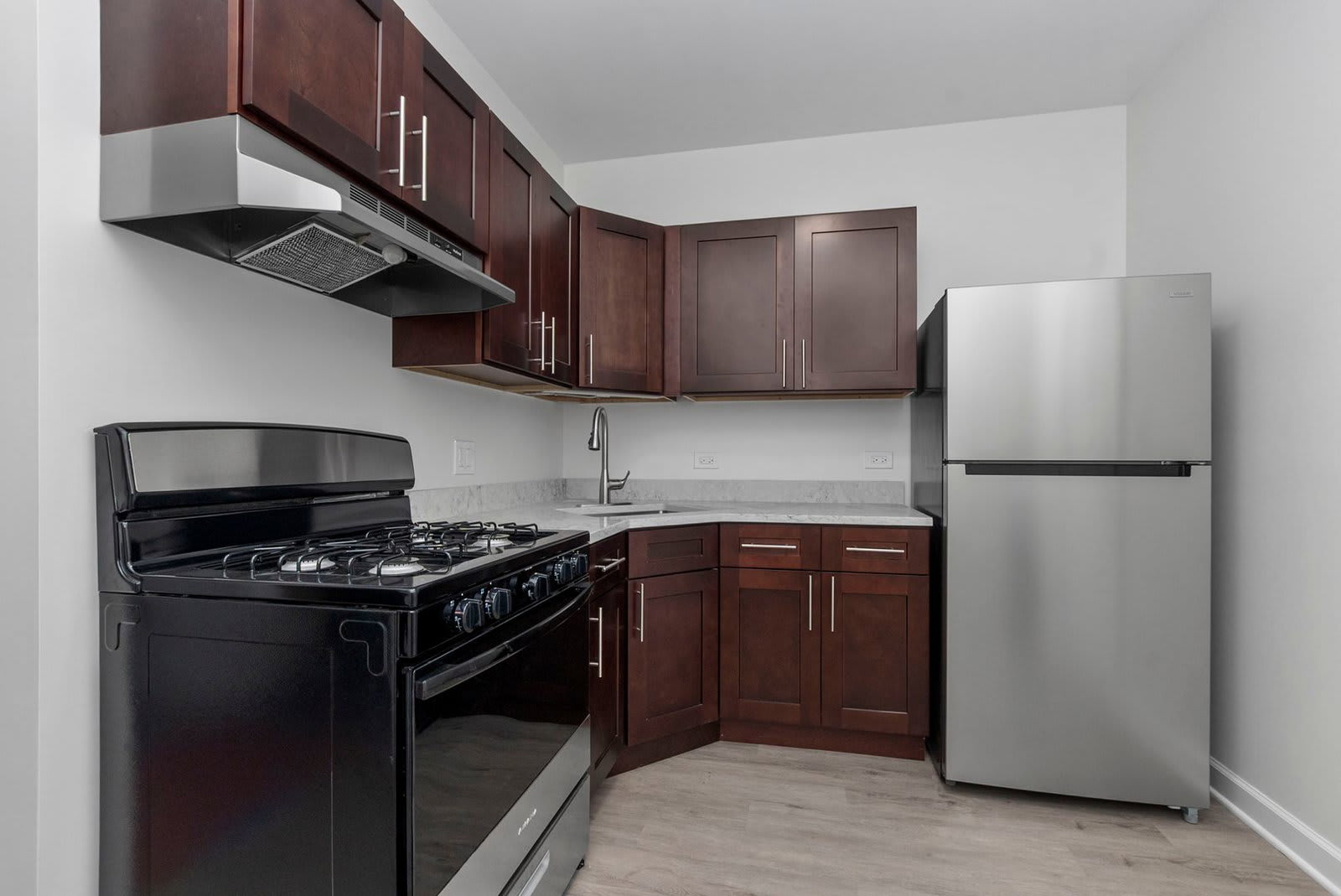 8205 South Paulina Street – photo 1