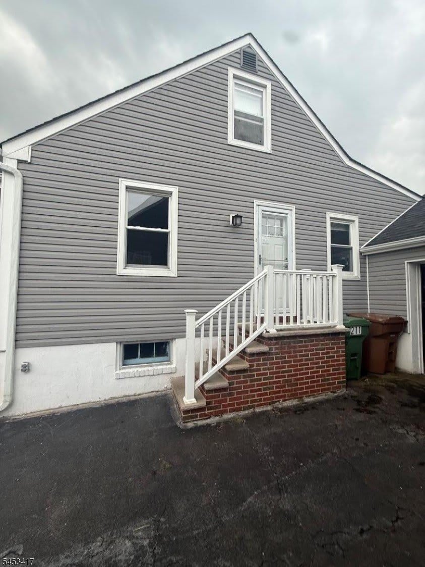 211 Bradford Ave – photo 5