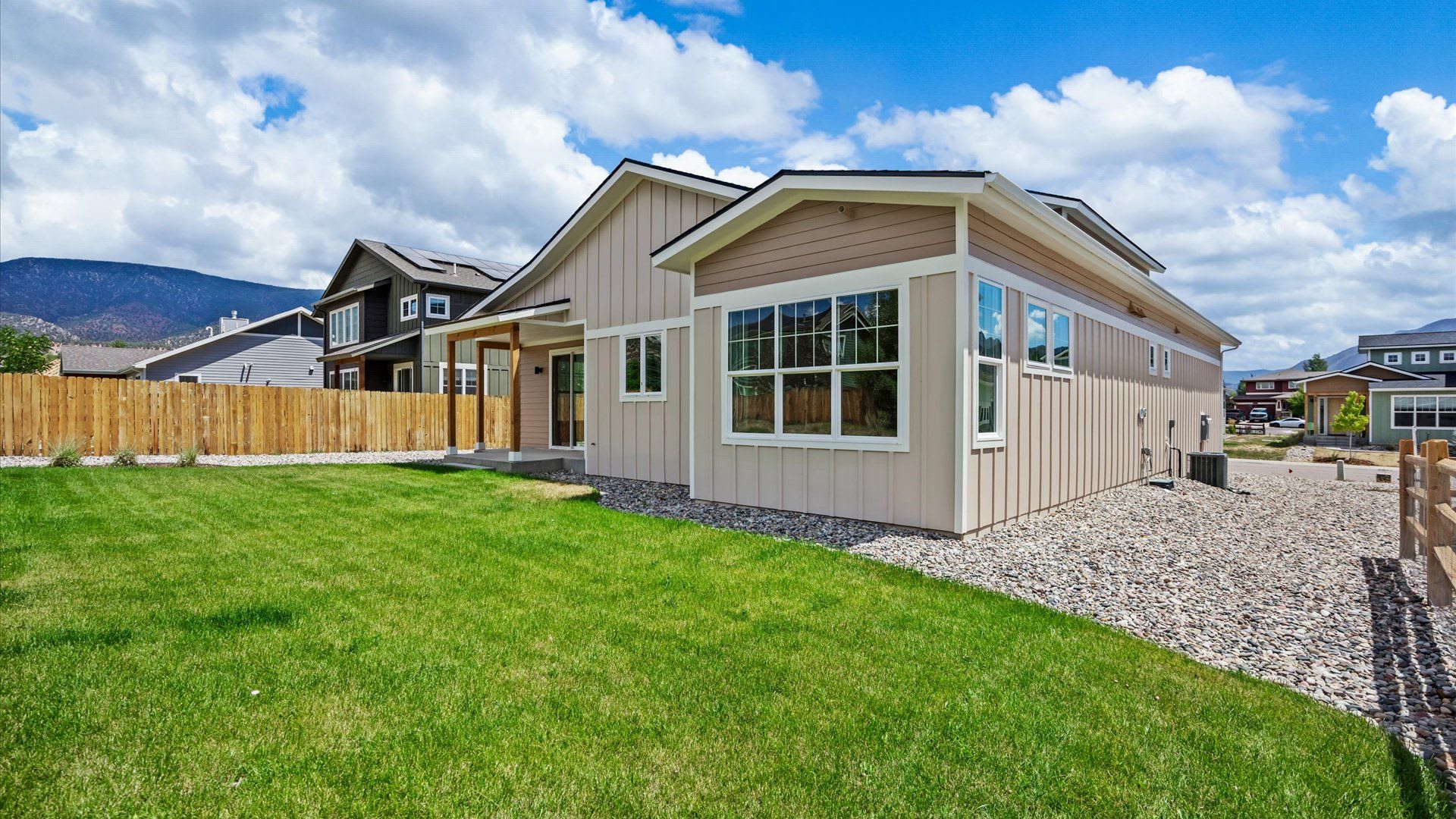 Spacious 4 Bedroom Home With Over 3 100 Sq Ft – photo 2