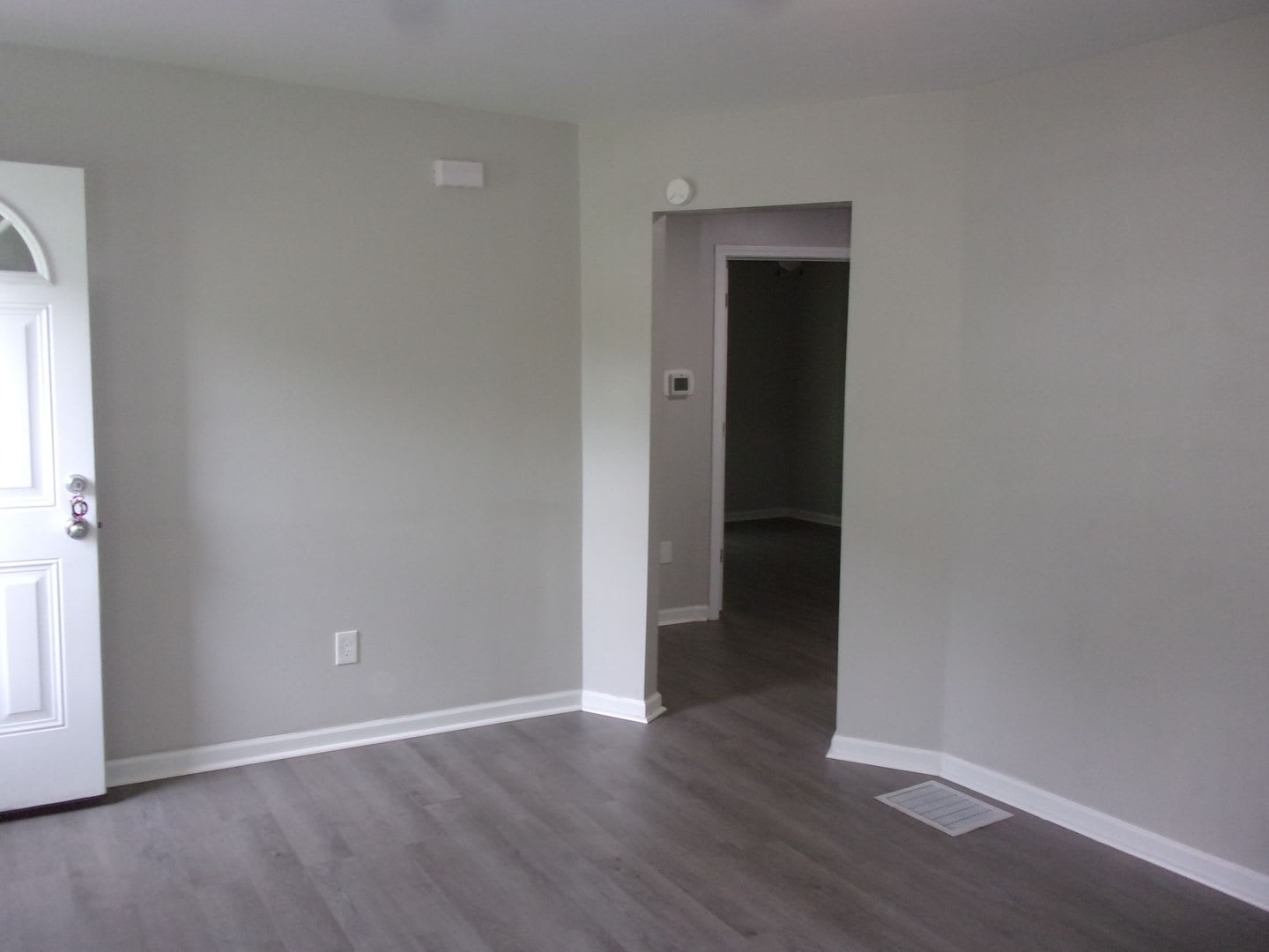 Beautifully Renovated 2 Bedroom 1 Bath Brick Home – photo 4