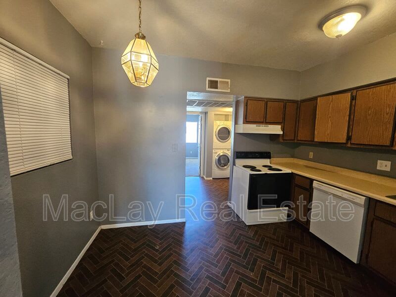 2801 E Monte Cristo Ave – photo 4