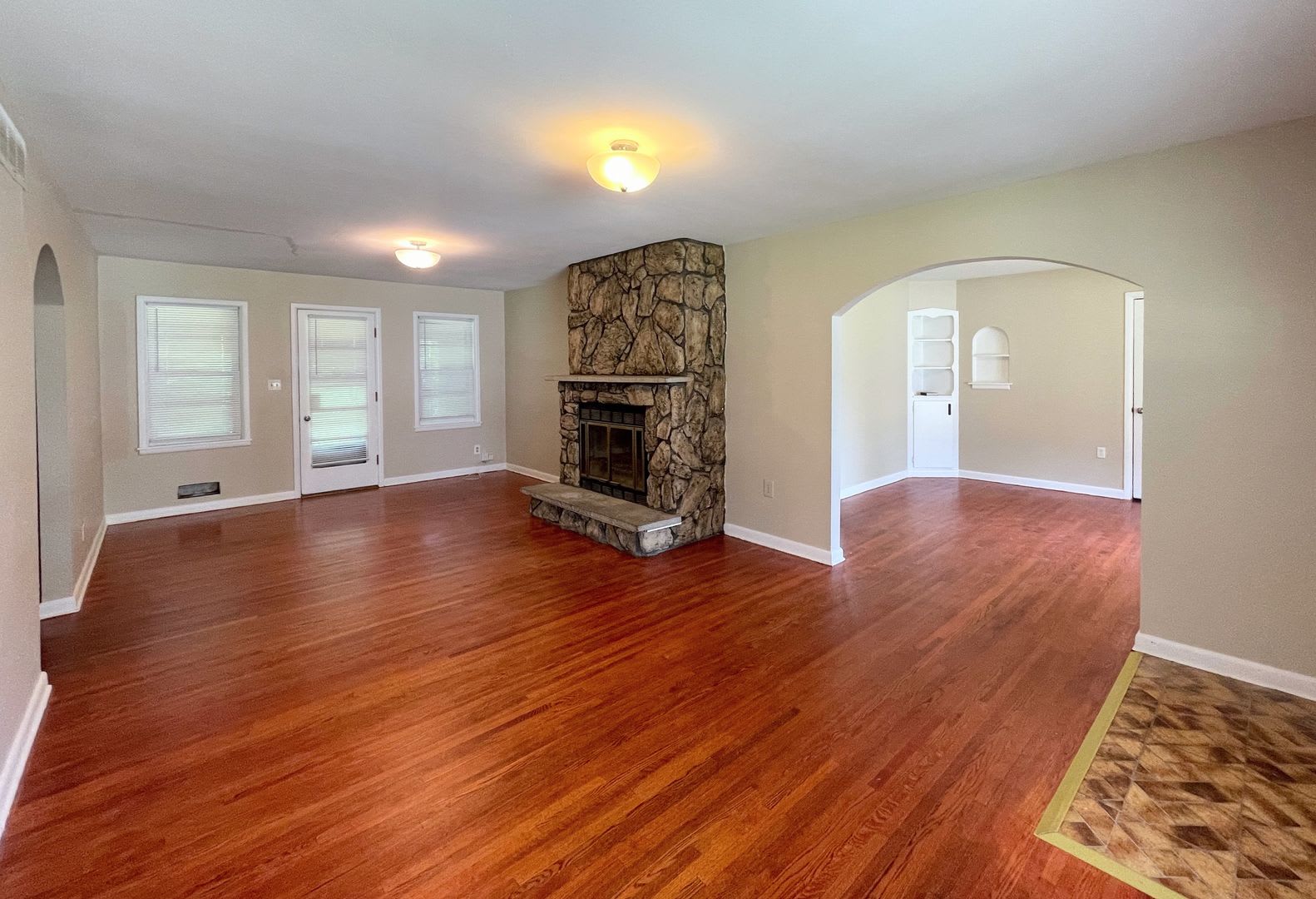 Updated Brick 3-Bedroom – photo 2