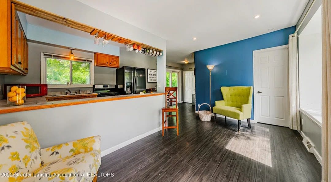 5420 South Waverly Road – photo 2
