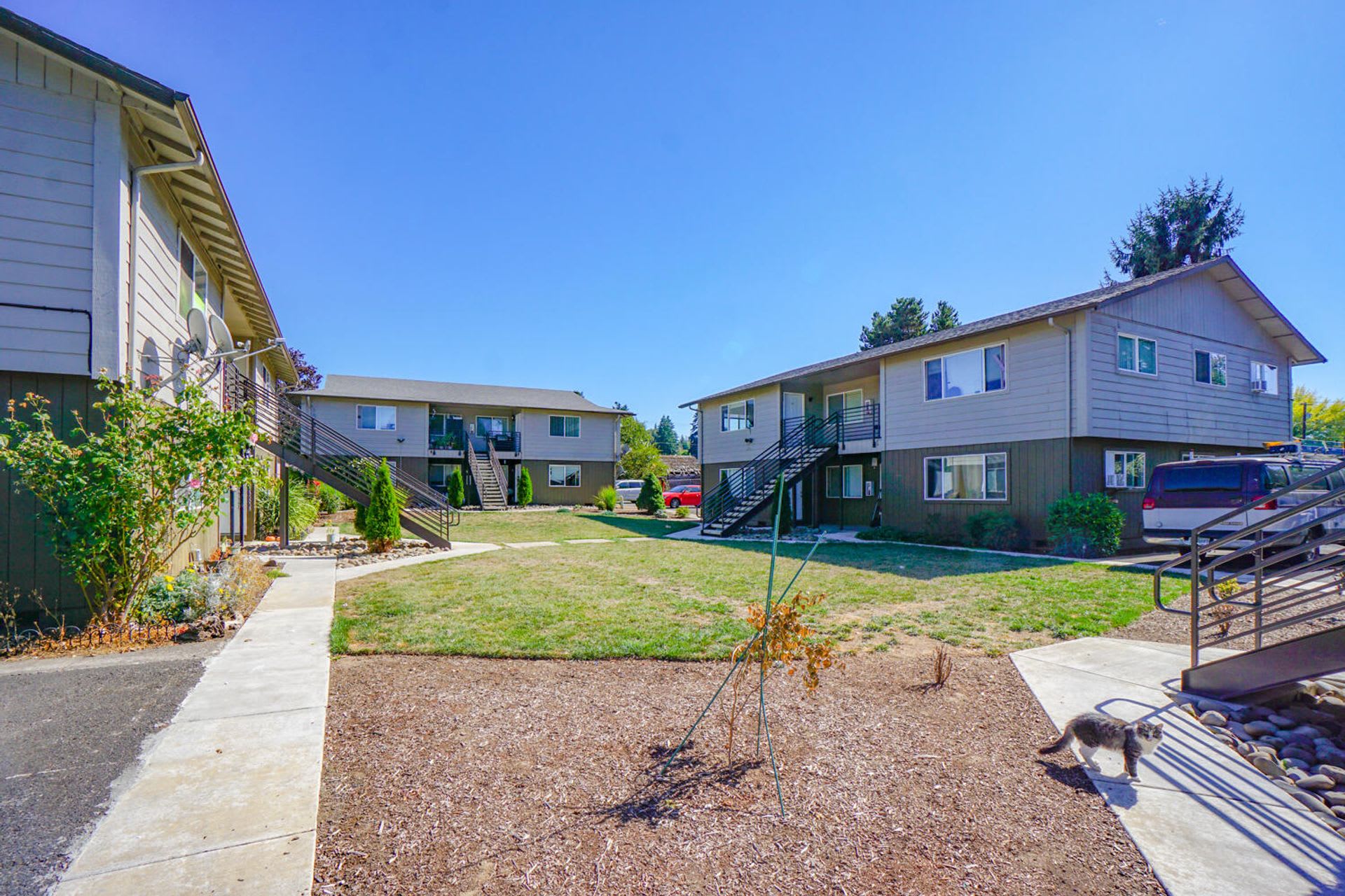 Broadway Apartments – photo 5