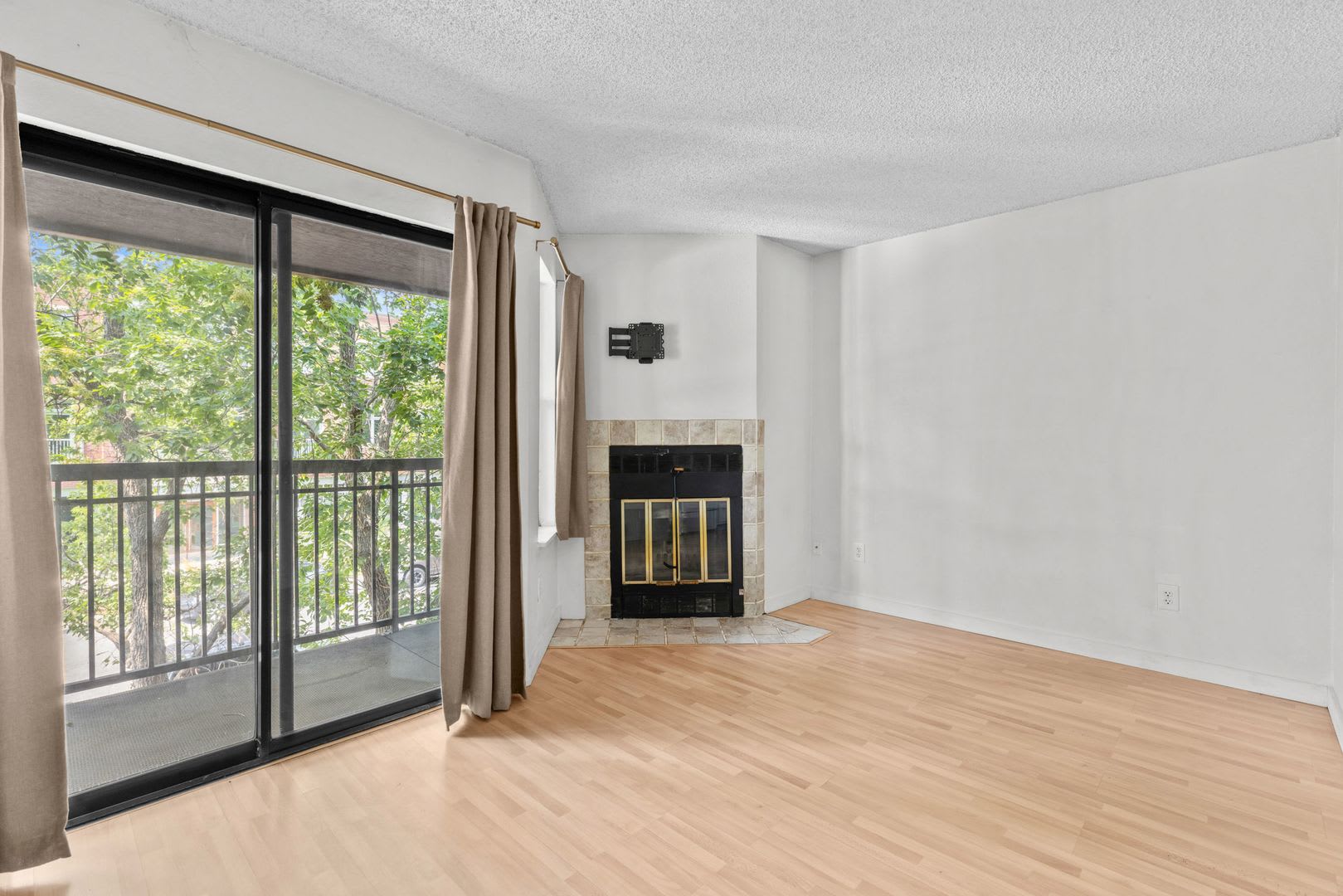Downtown Boulder Condo: Available June 5th! – photo 5