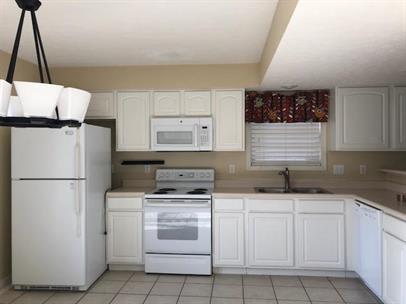 3531 S Oaklawn Cir – photo 4