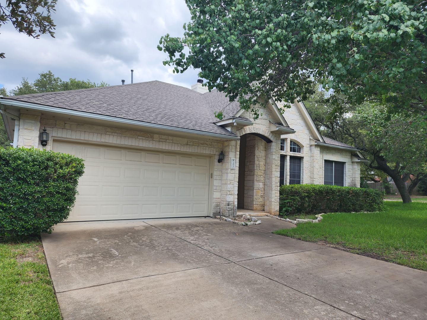 Spacious Updated Single Story Home In Avery Ranch Pond Park Views – photo 2