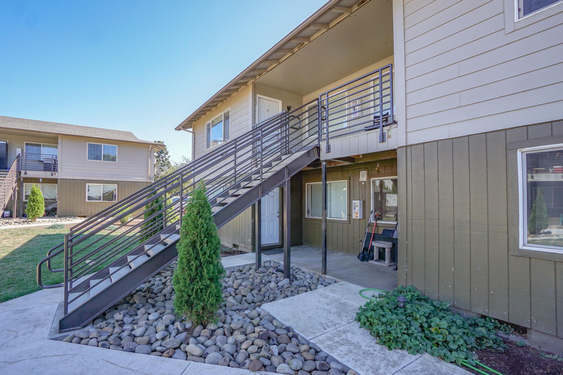 Broadway Apartments – photo 3