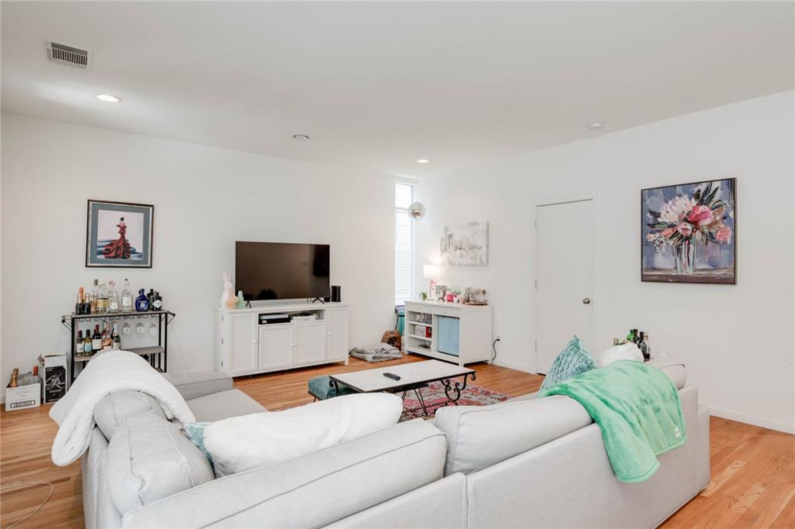 712 E. 45th St – photo 4