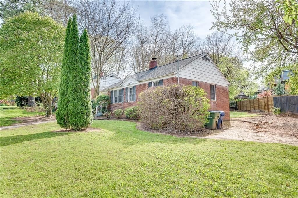 388 Ashley Avenue NE – photo 3