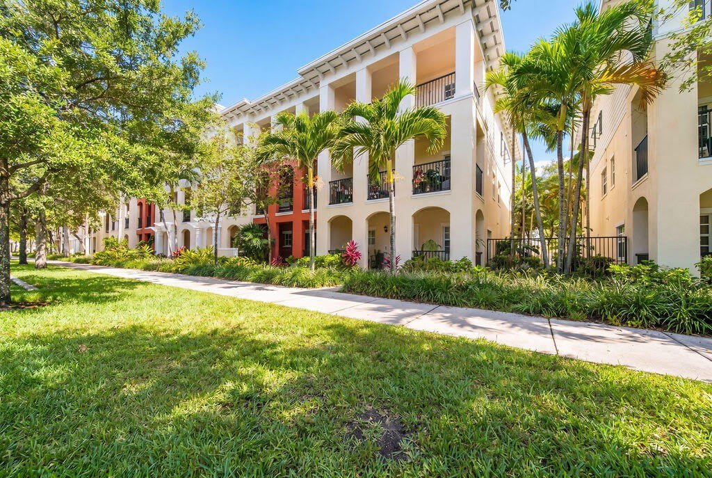 261 SW 6TH Place – photo 5