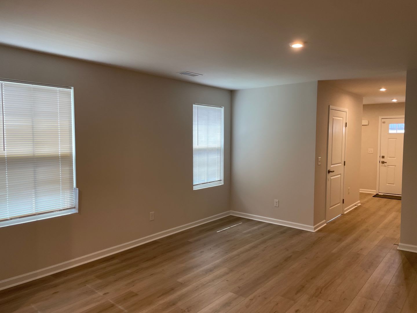 3 Bedroom 2 Bath Home In Sterling Oaks Ash Nc – photo 4