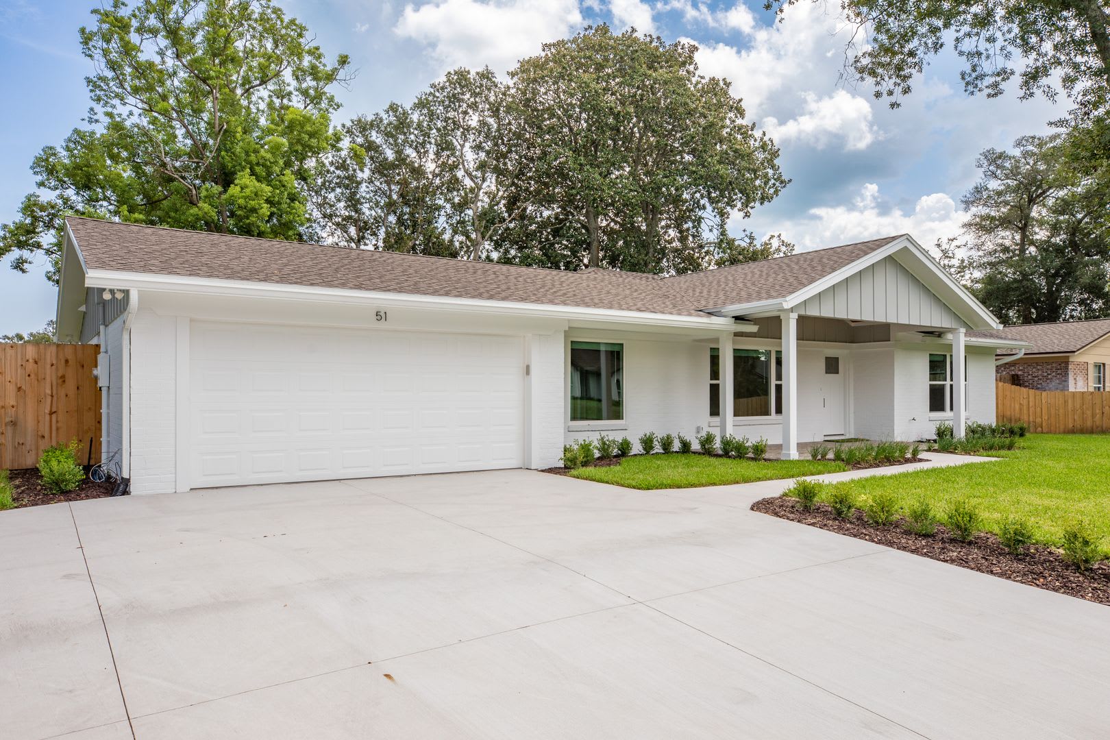 Beautifully Renovated Home Backing Up To Golf Course in Jax Beach – photo 2