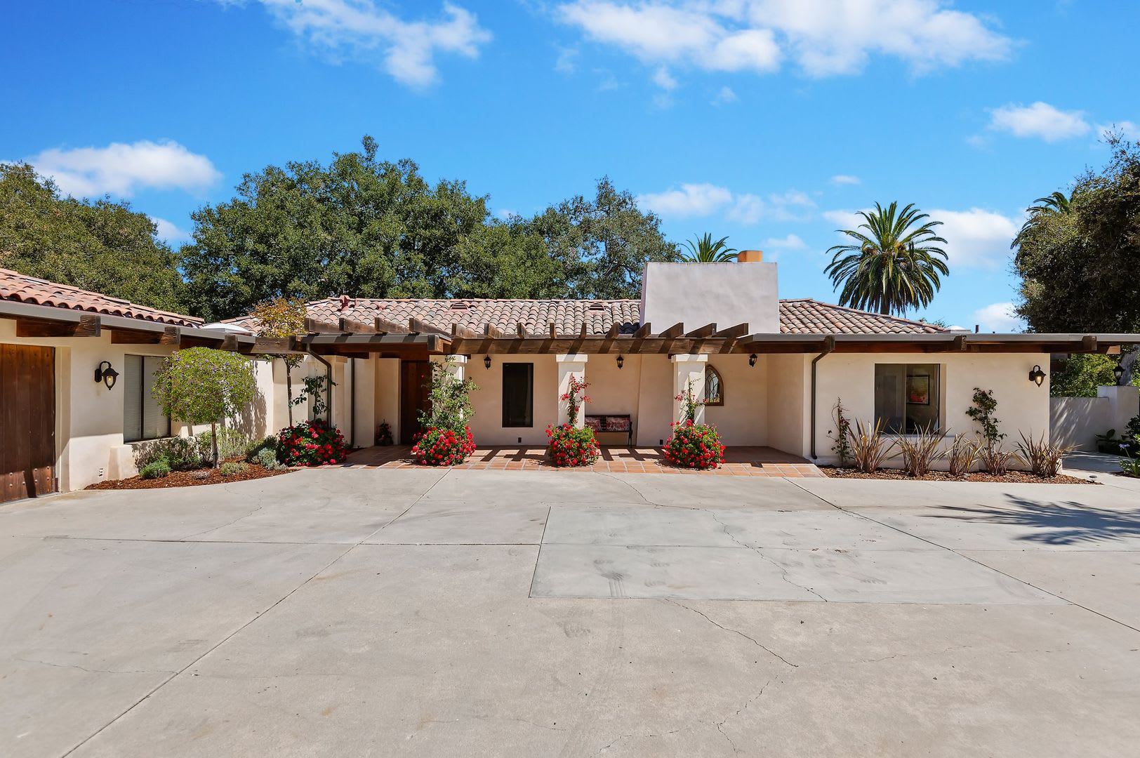 Fully Furnished Hope Ranch Retreat with Golf Course Views & Private Casita – photo 1