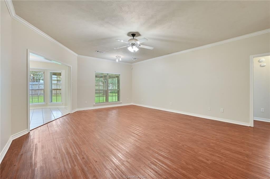 1208 Markham Lane – photo 3