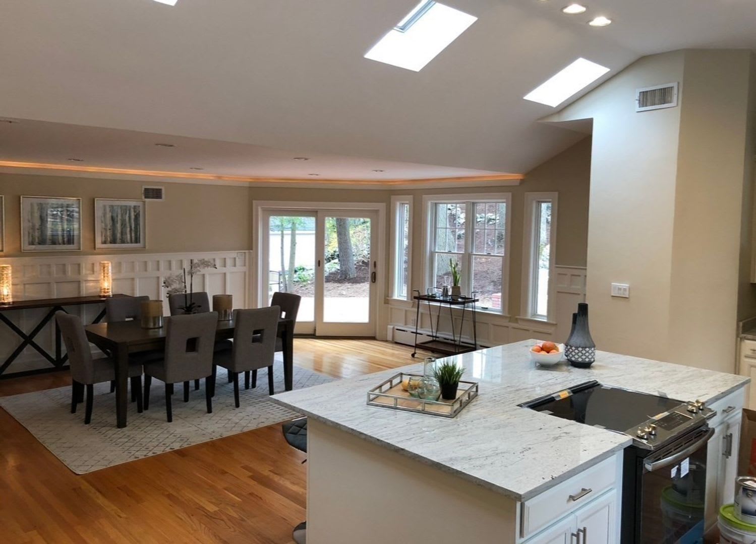 5Bed Single Family House – photo 3
