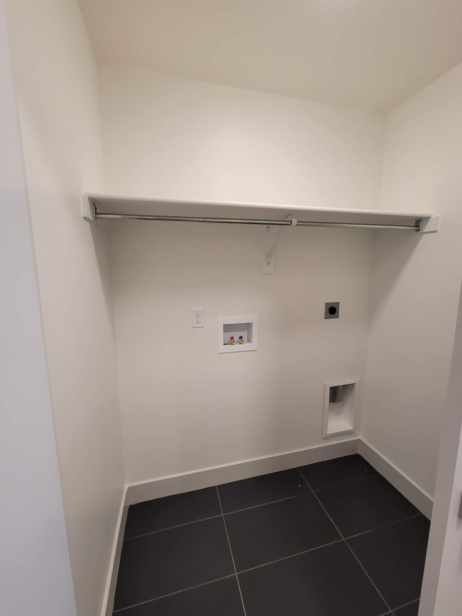 3898 Hardman Way – photo 5