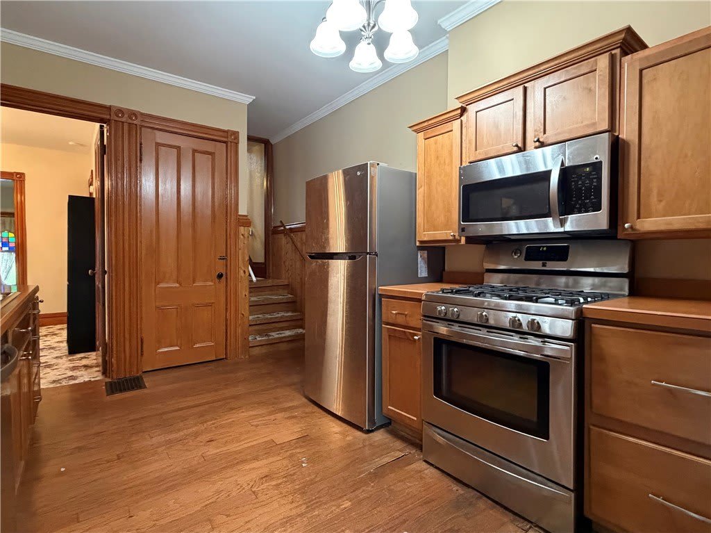 301 W Clinton Street – photo 3