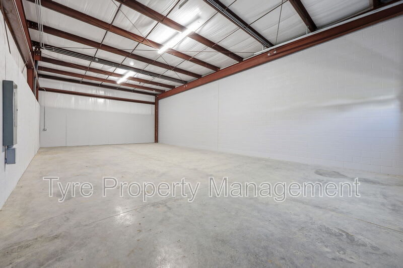 3945 Lee Street – photo 5