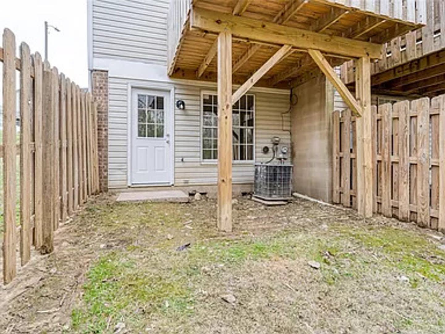 Room in 3 Bedroom Home at Lex Dr – photo 3