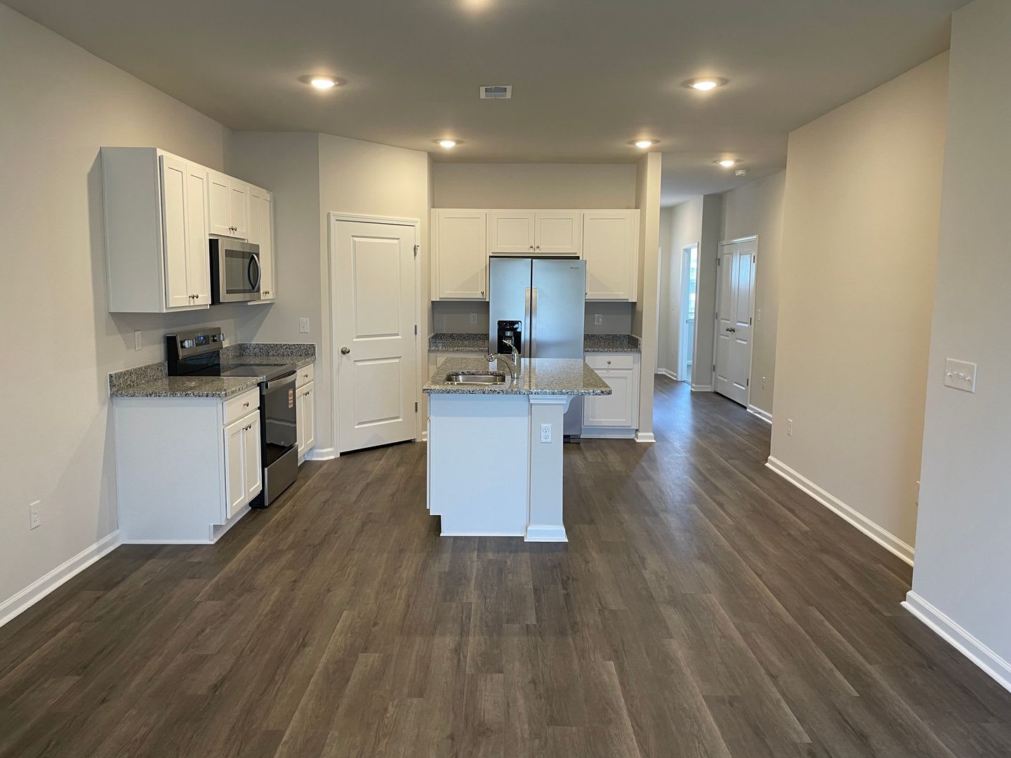 3 bedroom 2 bath Townhouse in The Townes at Rich Square at Brunswick Plantation – photo 4