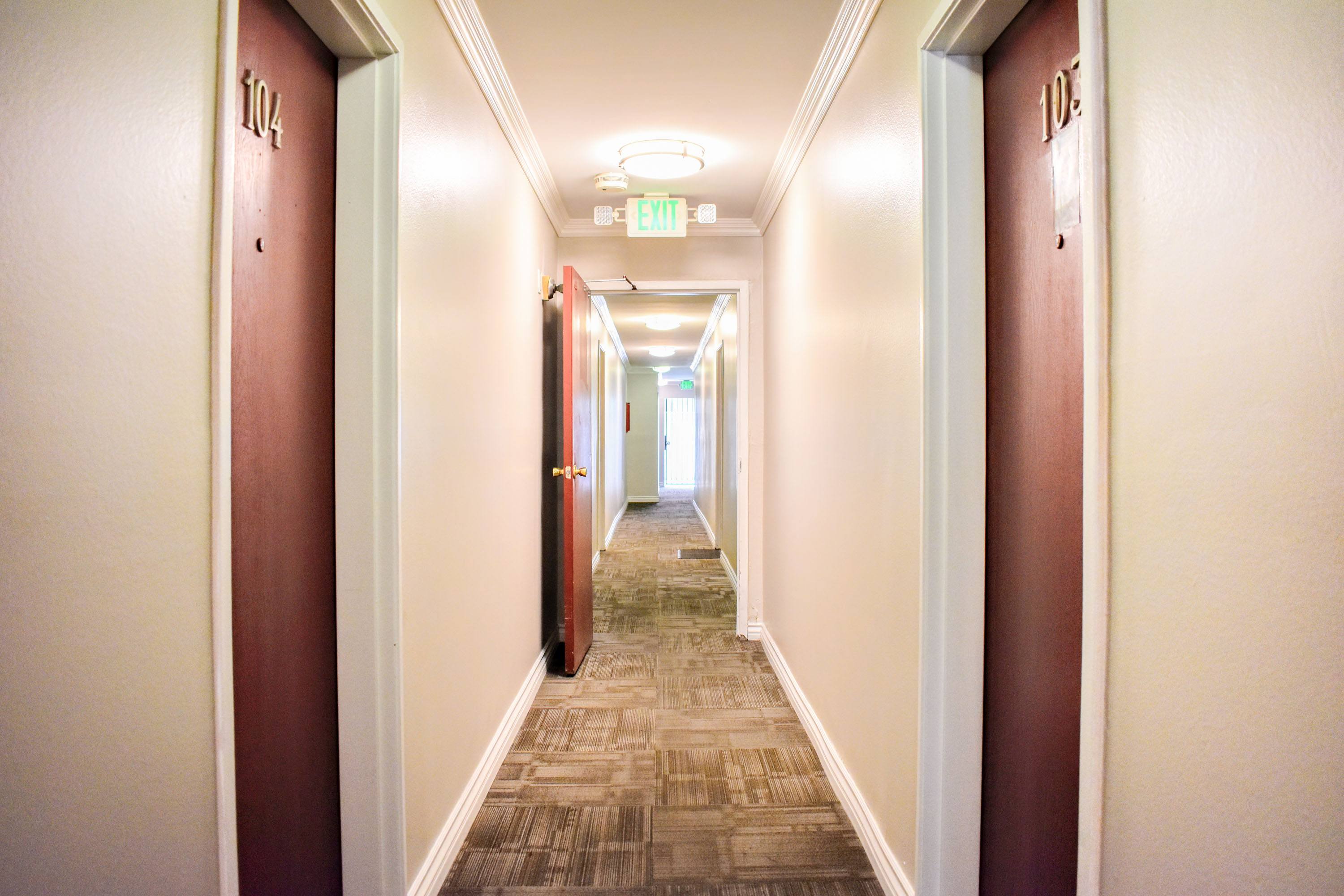 219 S Mairposa Apartments – photo 5