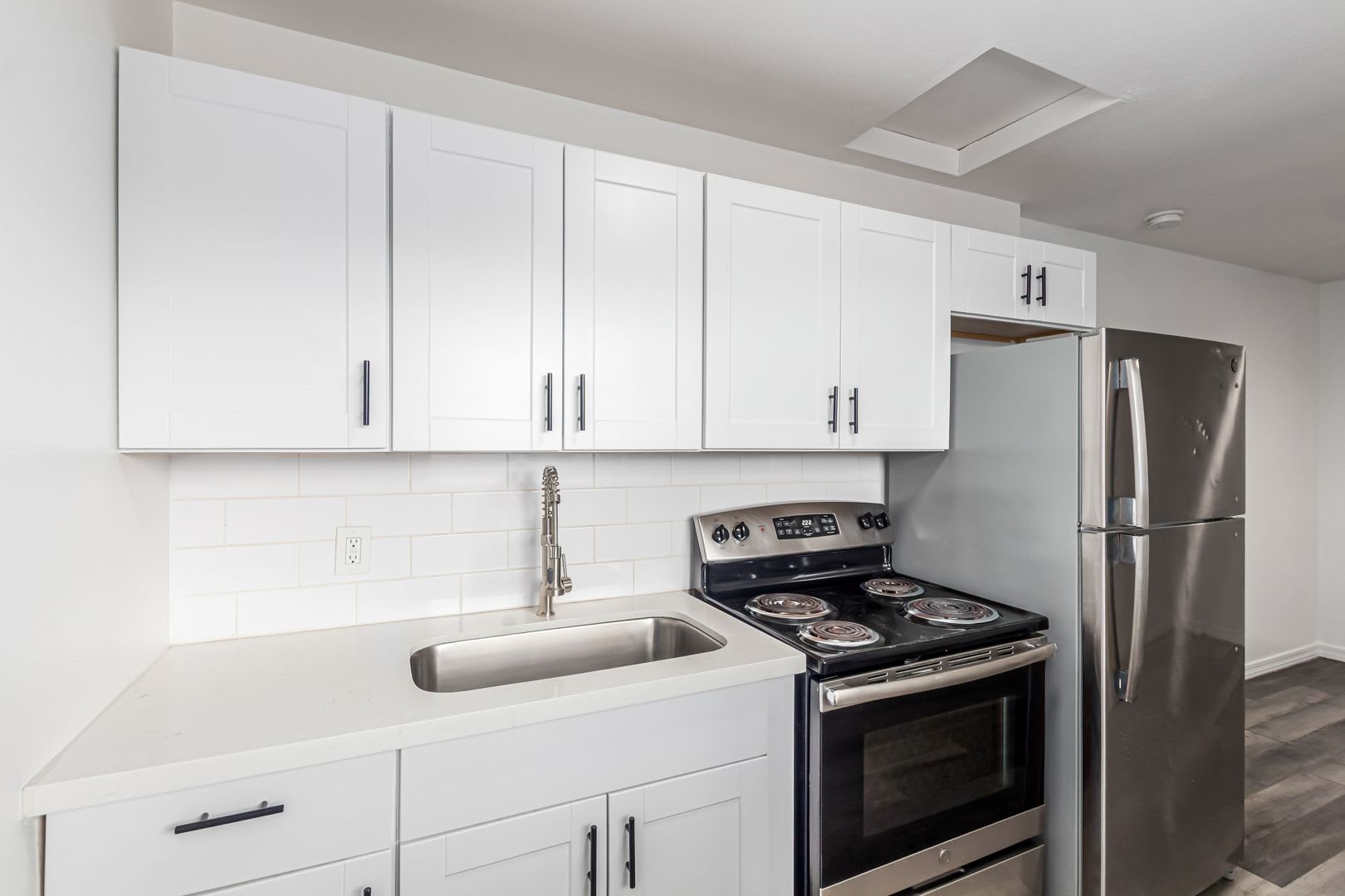 0 First Month Rent Near Grand Canyon University – photo 4