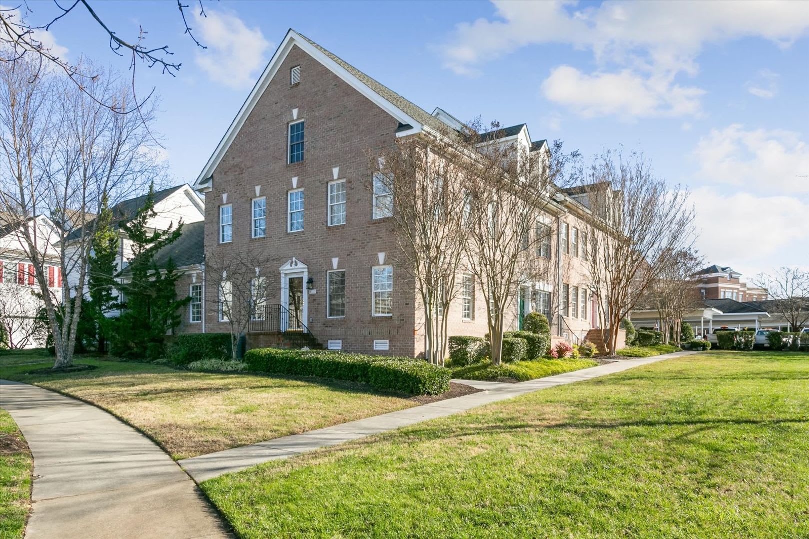Spacious 3 Bedroom 3.5 Bath Townhome in Williamsburg! – photo 3