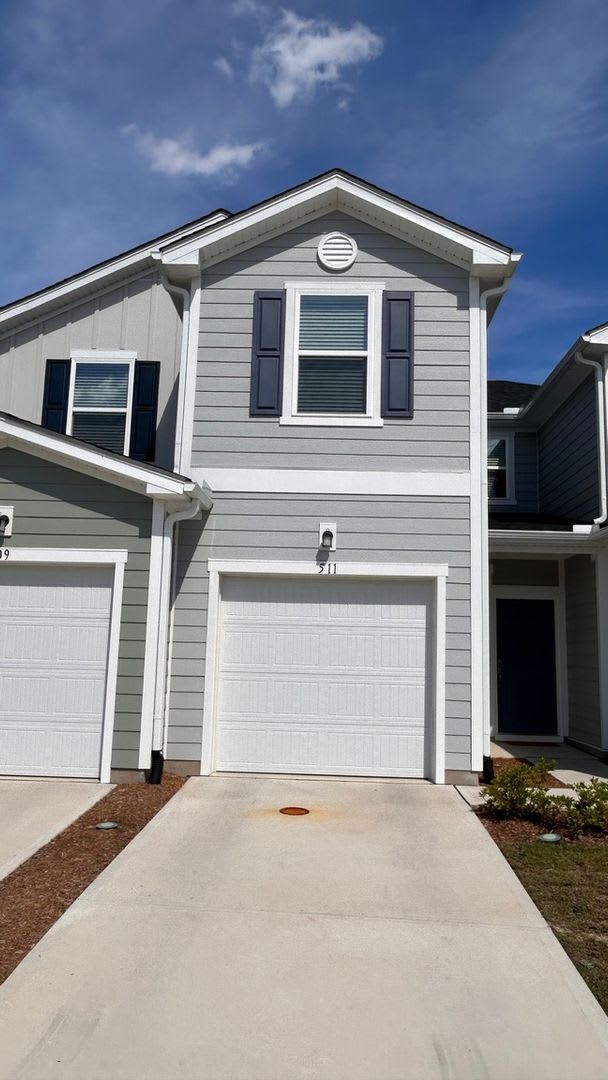 Charming 3Br Townhome In Durham – photo 1
