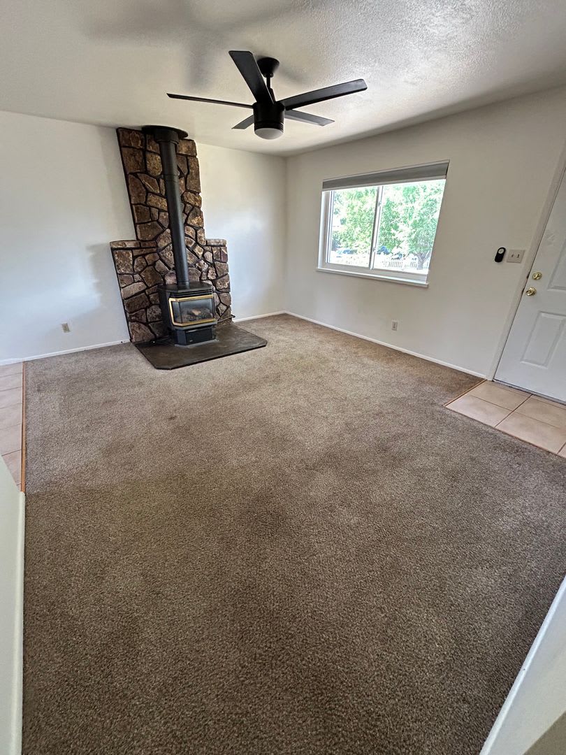 Three Bedroom Bayfield House with Large Fenced Backyard – photo 3