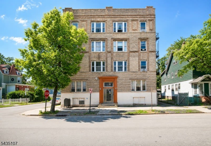23 Harvard St – photo 1