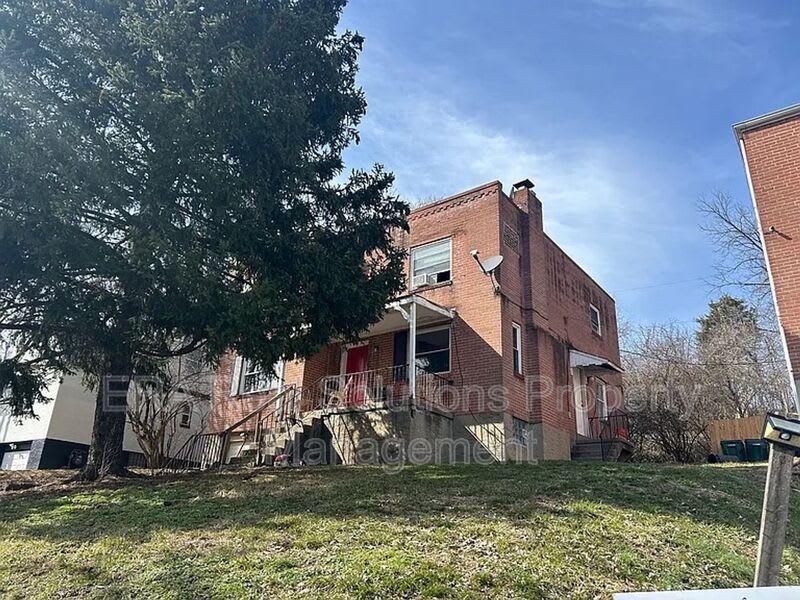 2610 Queen City Ave – photo 1