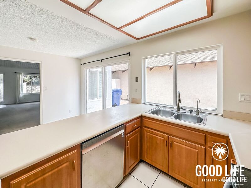 6747 Parkside Ave – photo 4