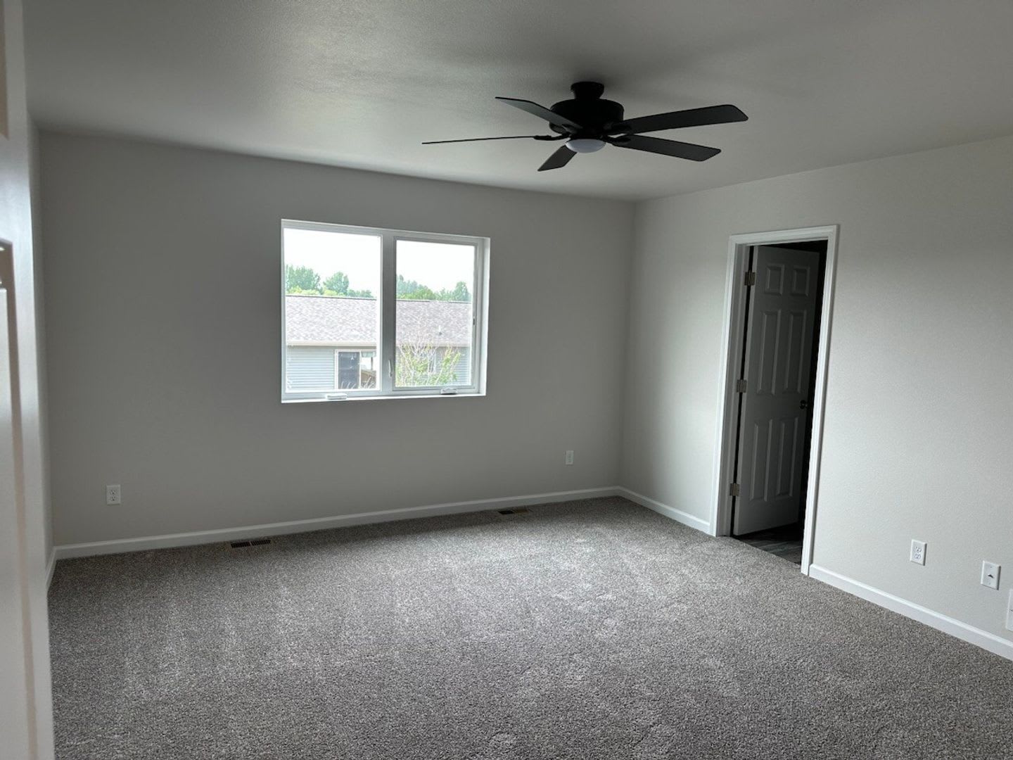 Spacious 3-bed 2.5 Bath – photo 4
