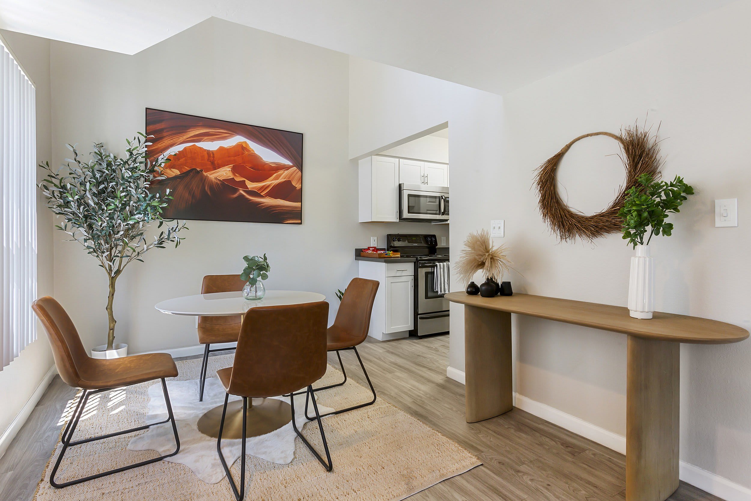 255 North – photo 4