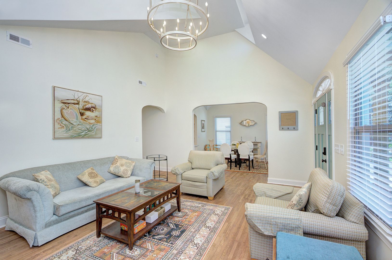 Discover the charm of this top-floor unit in a beautifully updated single-family bungalow – photo 5
